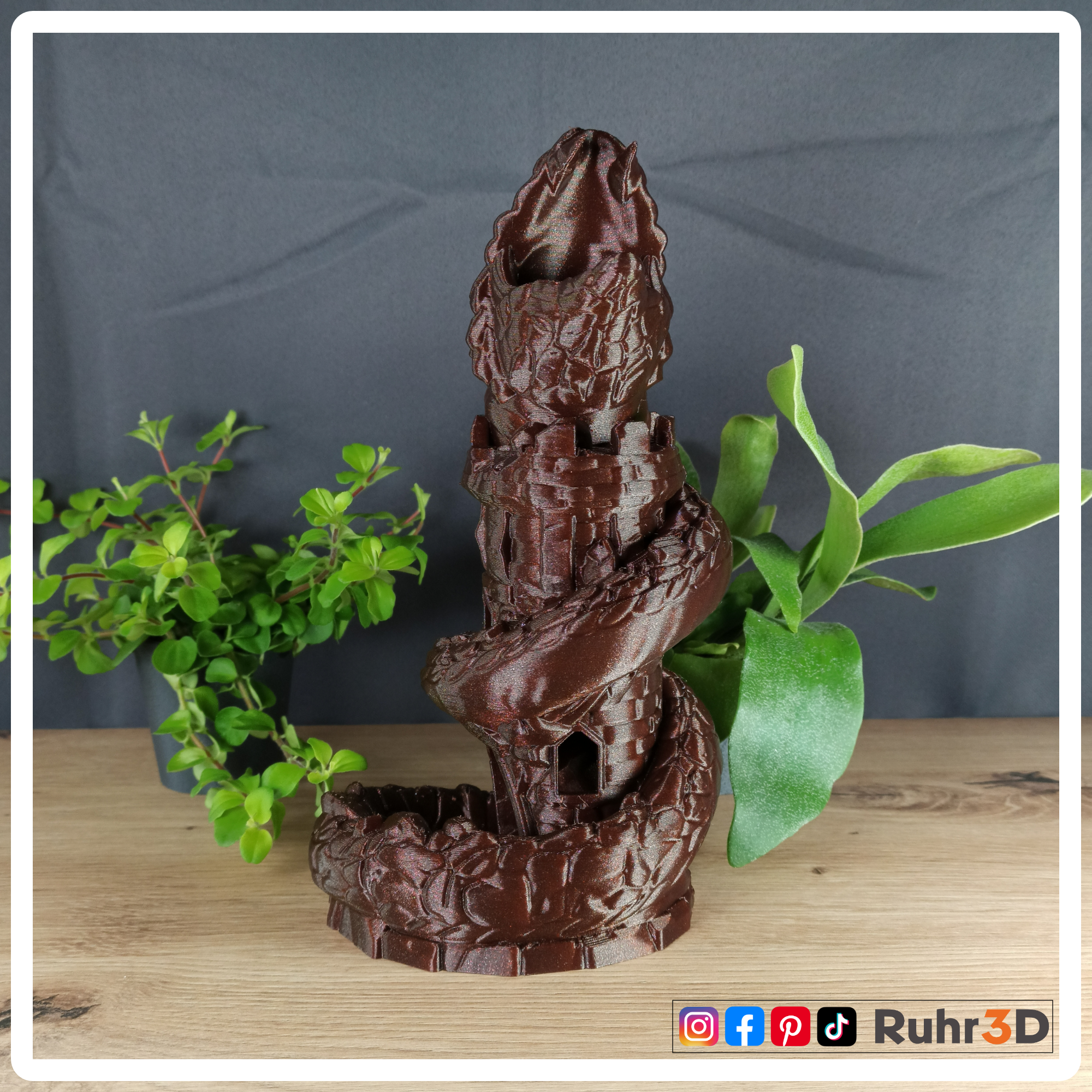 Basillisk Dicetower Front