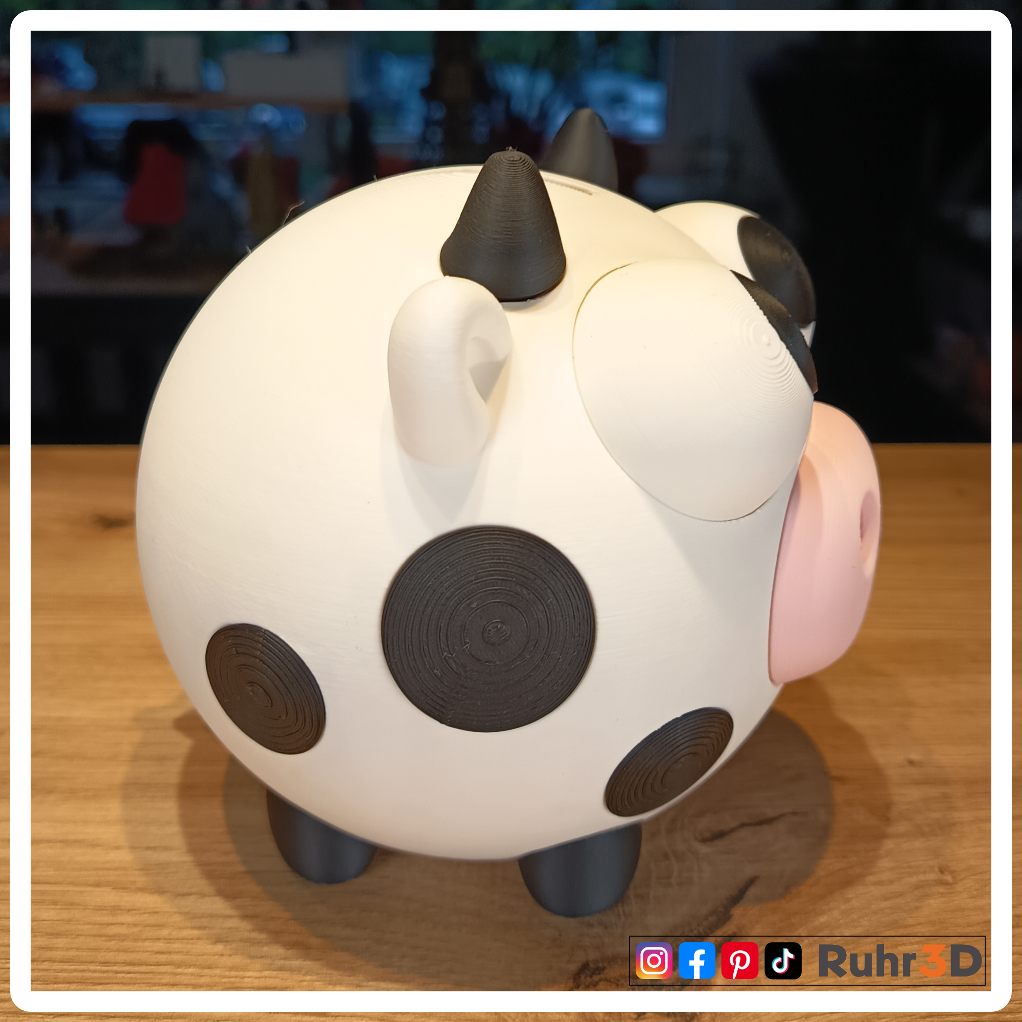 Moo Ney Saves - Famose Kuh-Spardose • 3D-gedrucktes Geschenk für Kuhfans • Sparschwein mit Humor & Stil •