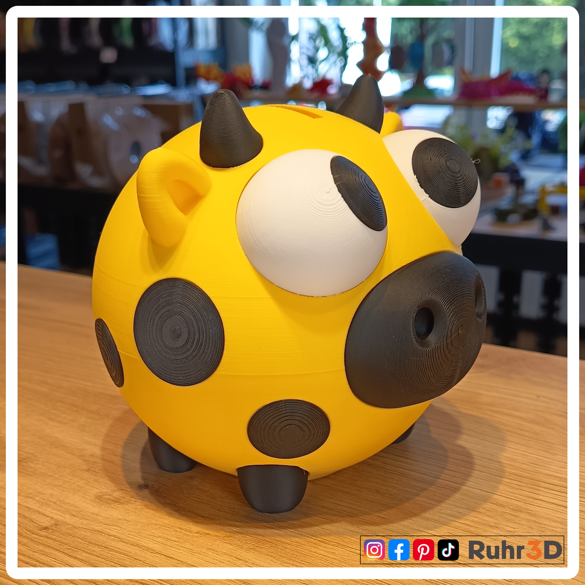 Moo Ney Saves - Famose Kuh-Spardose • 3D-gedrucktes Geschenk für Kuhfans • Sparschwein mit Humor & Stil •