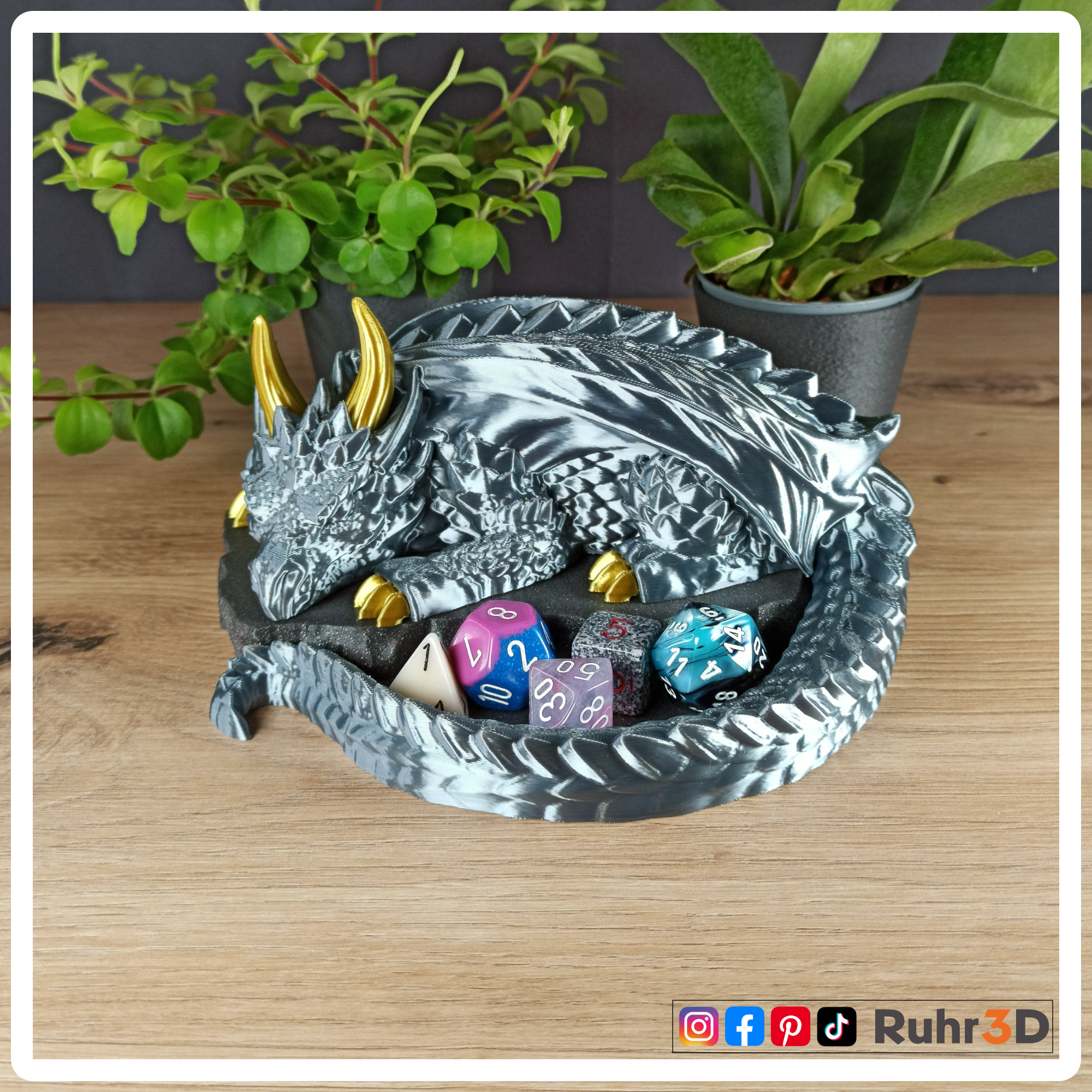 Lazy Dragon / Nap Twenty • Würfelhalter • Rollenspiele • Brettspiele • Dungeons and Dragons • Tabletop