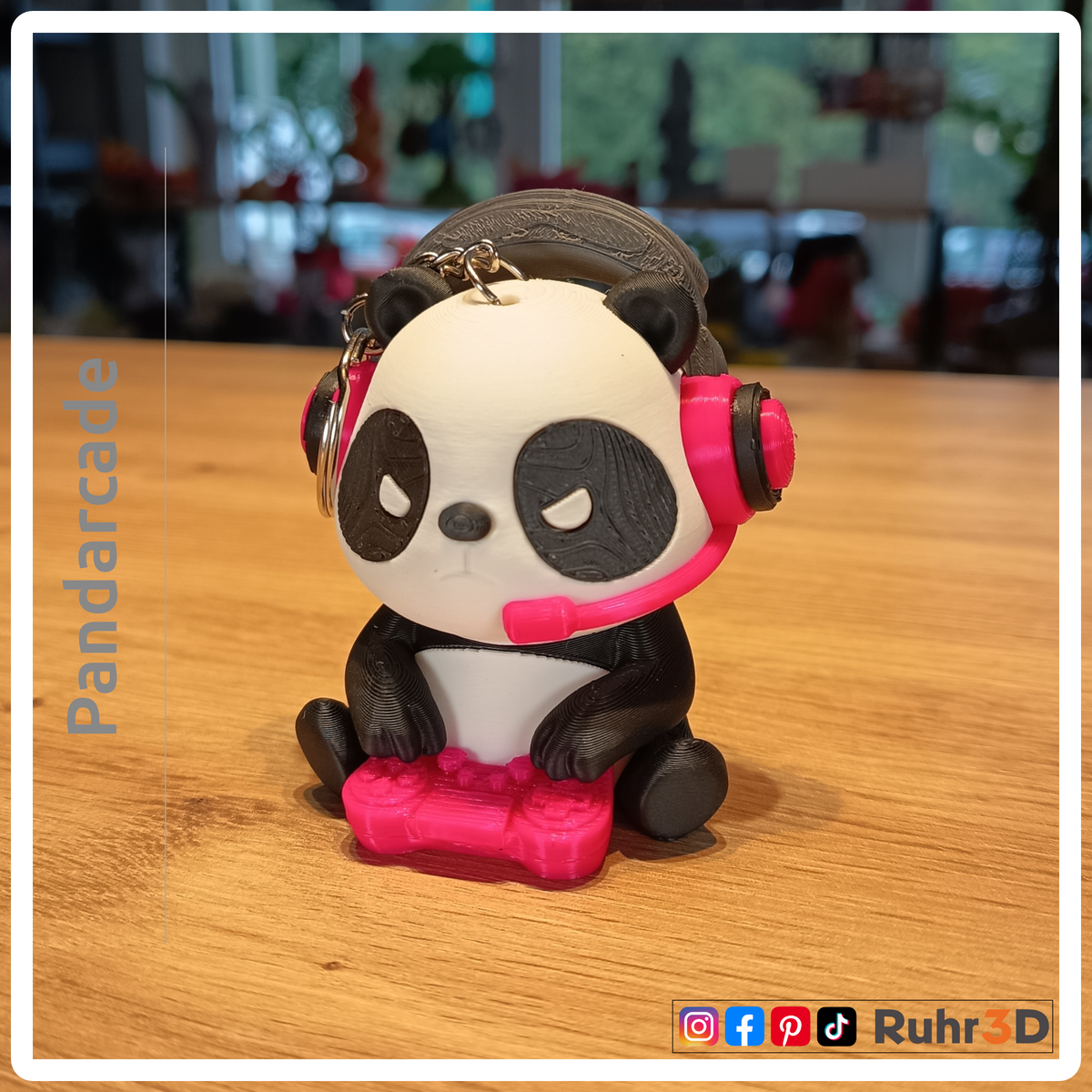 Niedlicher Panda mit Kopfhörern und Gamepad "Pandarcade" | Perfektes für Gamerinnen & Gamer | 3D-Druck |