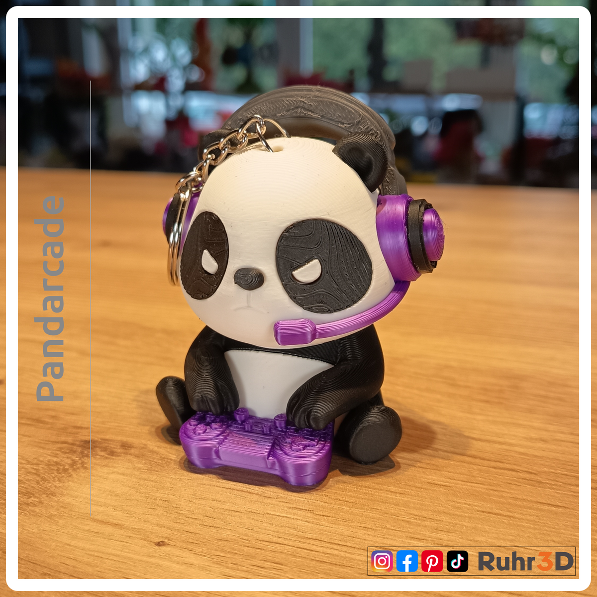 Niedlicher Panda mit Kopfhörern und Gamepad "Pandarcade" | Perfektes für Gamerinnen & Gamer | 3D-Druck |