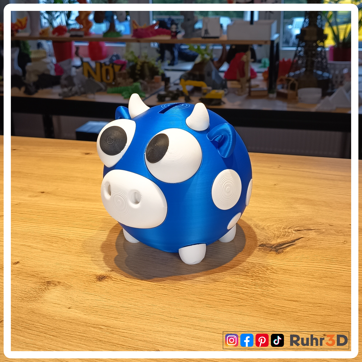 Moo Ney Saves - Famose Kuh-Spardose • 3D-gedrucktes Geschenk für Kuhfans • Sparschwein mit Humor & Stil •