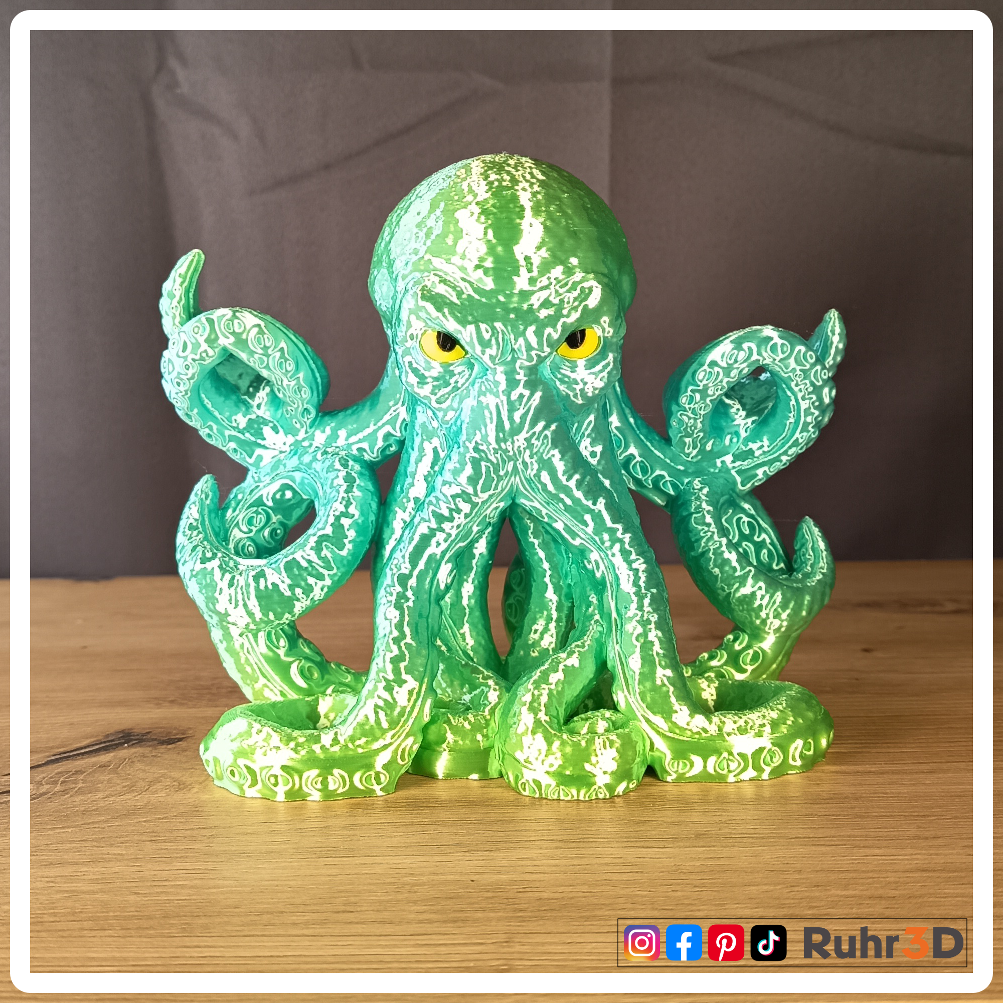 Tentacritical • Würfelhalter • Rollenspiele • Brettspiele • Dungeons and Dragons • Tabletop