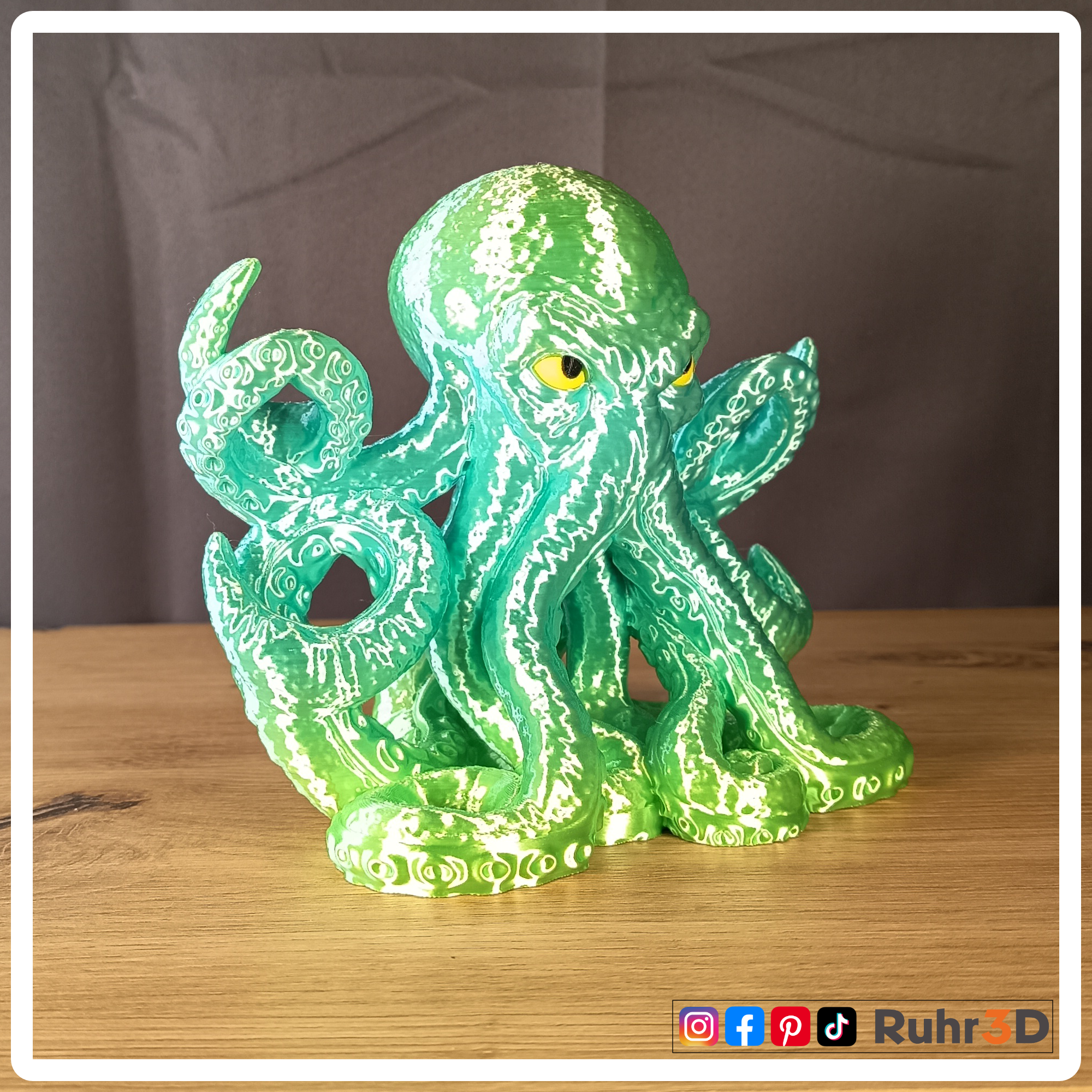 Tentacritical • Würfelhalter • Rollenspiele • Brettspiele • Dungeons and Dragons • Tabletop