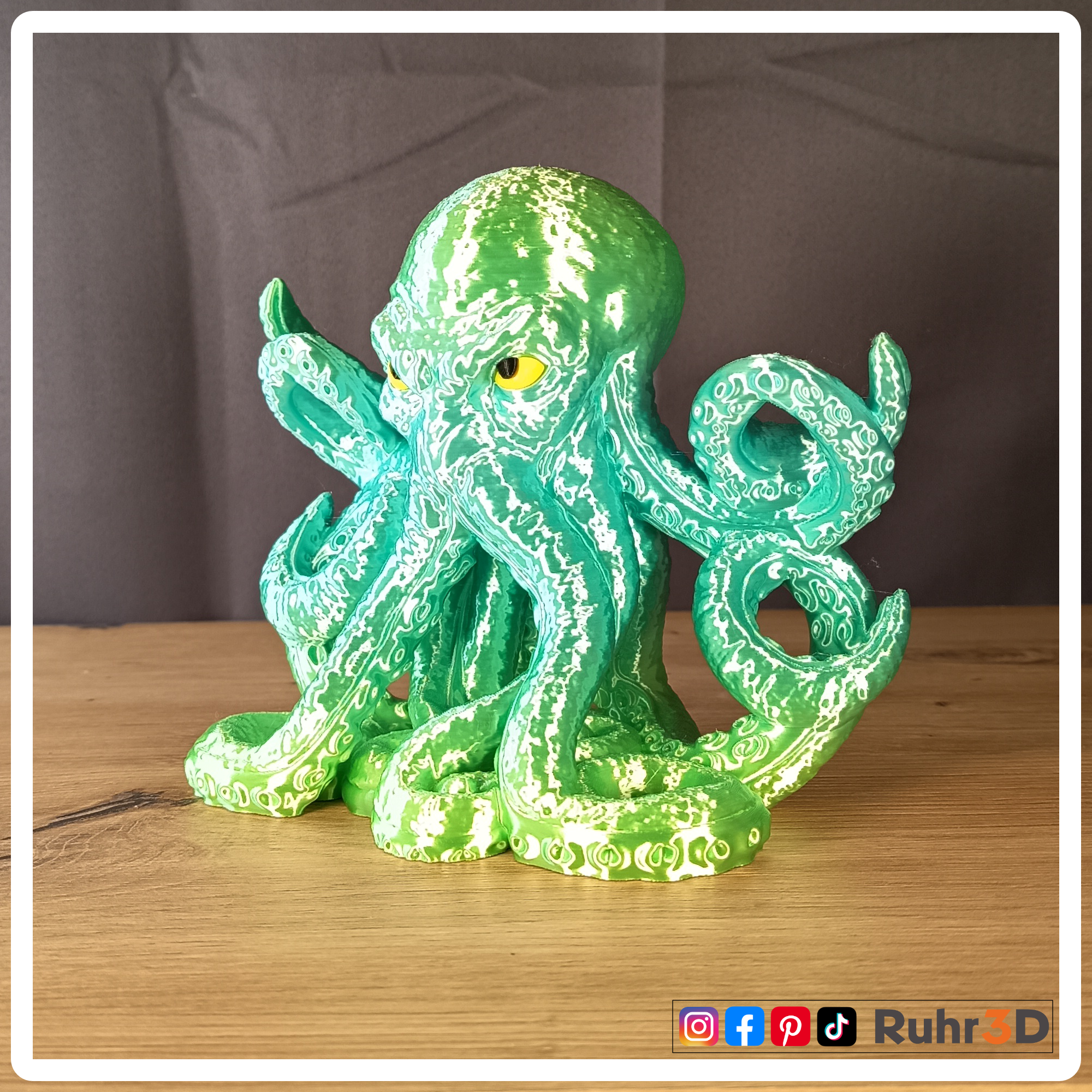 Tentacritical • Würfelhalter • Rollenspiele • Brettspiele • Dungeons and Dragons • Tabletop